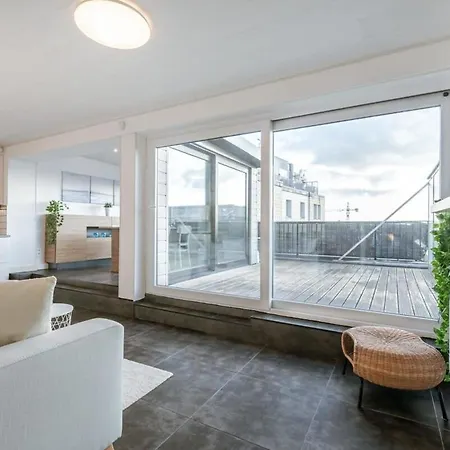 Διαμέρισμα Modern 2 Bedroom With Lateral Sea View And Spacious Terras *