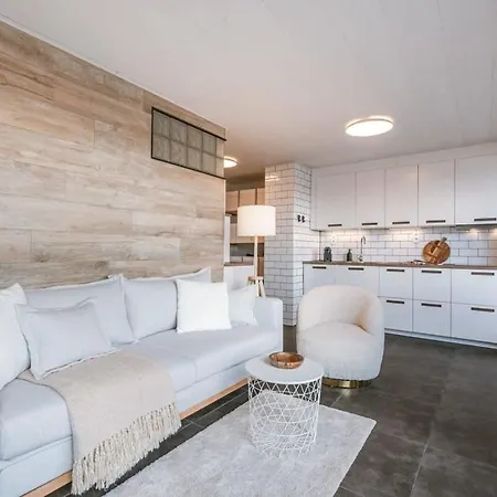 Modern 2 Bedroom With Lateral Sea View And Spacious Terras Διαμέρισμα